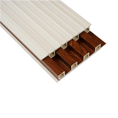 Stenska plošča iz lesene rešetke za dekoracijo